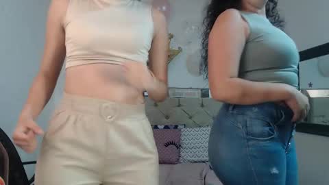 Snapshot of sharlotte__jones chatting on 01.18.25 Sara online show from 01.18.25