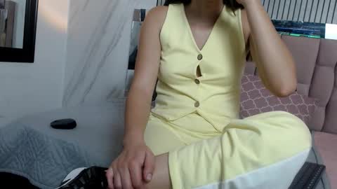 Snapshot of sharlotte__jones chatting on 01.19.26 Sara online show from 01.19.26