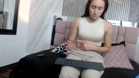 Snapshot of sharlotte__jones chatting on 02.03.26 Sara online show from 02.03.26