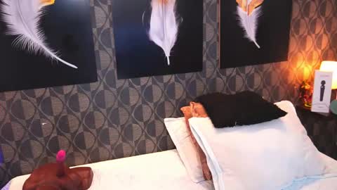 Sharom  online show from 02.25.26