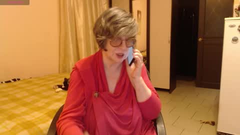 Snapshot of sharon_amore chatting on 09.22.25 Helena online show from 09.22.25