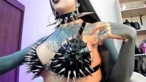 Antonia online show from 01.18.25