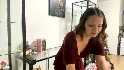 Snapshot of sharronnist chatting on 09.12.25 Lana online show from 09.12.25