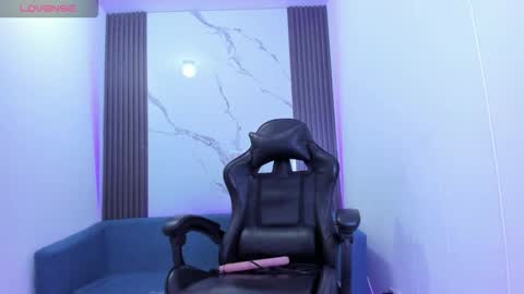 Snapshot of shaunadream chatting on 10.10.25 Lady Shauna online show from 10.10.25