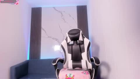 Snapshot of shaunadream chatting on 10.20.25 Lady Shauna online show from 10.20.25