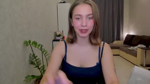 Snapshot of shawty__mariaa chatting on 10.15.25 shawty__mariaa online show from 10.15.25