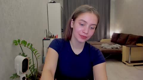 Snapshot of shawty__mariaa chatting on 10.21.25 shawty__mariaa online show from 10.21.25