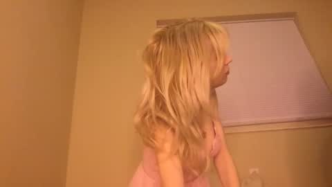 Snapshot of shay_montgomery chatting on 12.23.24 Shay Montgomery online show from 12.23.24