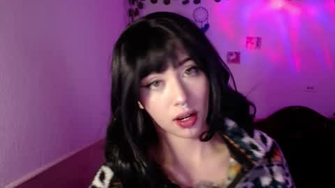 Shayla 3 online show from 12.15.25