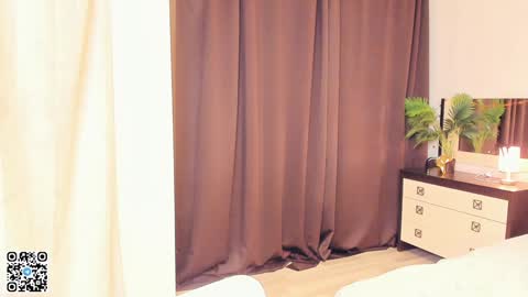 Violet online show from 12.27.24