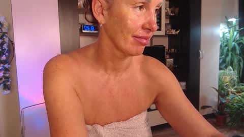 Sheila GMT 2 Tuesday Wednesday Friday Saturday Sunday- 8  5  online show from 10.13.25