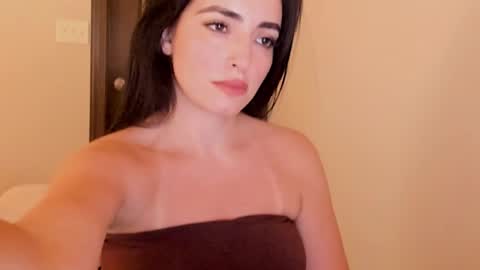 Snapshot of sheisallthat chatting on 09.29.25 sheisallthat online show from 09.29.25