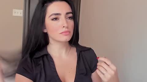 Snapshot of sheisallthat chatting on 09.29.25 sheisallthat online show from 09.29.25