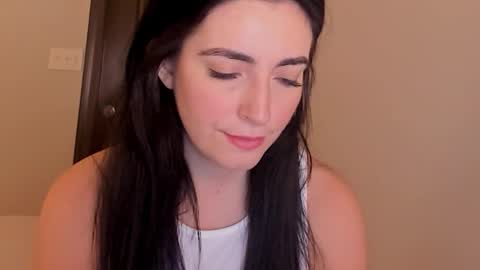 Snapshot of sheisallthat chatting on 10.22.25 sheisallthat online show from 10.22.25