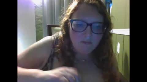 Snapshot of shelbyannn chatting on 01.19.25 Red online show from 01.19.25