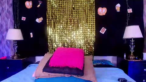 Snapshot of shelsy_loreds chatting on 09.17.25 Shelsy online show from 09.17.25