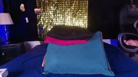 Snapshot of shelsy_loreds chatting on 09.22.25 Shelsy online show from 09.22.25