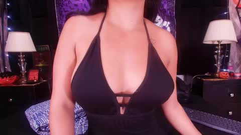 Snapshot of shelsy_loreds chatting on 10.12.25 Shelsy online show from 10.12.25