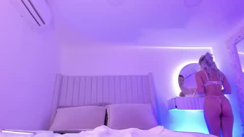 shelynna_azzul online show from 03.10.25