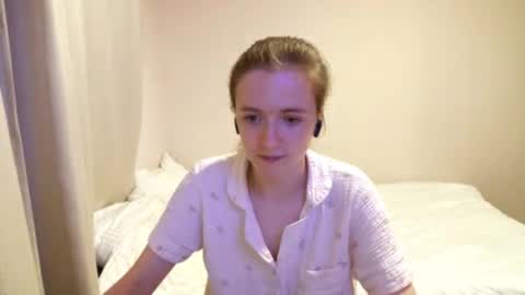 Snapshot of shereefuehrer chatting on 09.15.25 Jolyn online show from 09.15.25