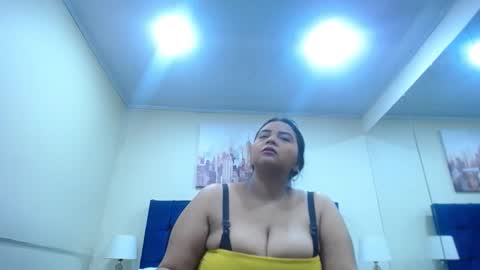 Snapshot of sherinenorth chatting on 10.18.25 Sherine online show from 10.18.25