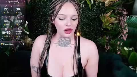 Snapshot of sherri_martinez chatting on 10.04.25 sherri_martinez online show from 10.04.25