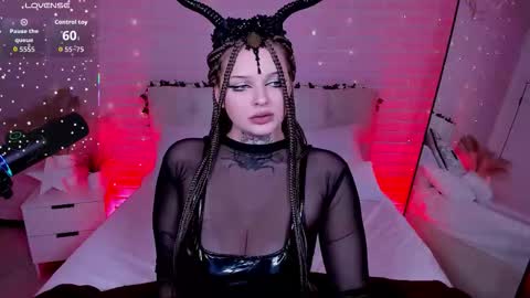 Snapshot of sherri_martinez chatting on 10.06.25 sherri_martinez online show from 10.06.25