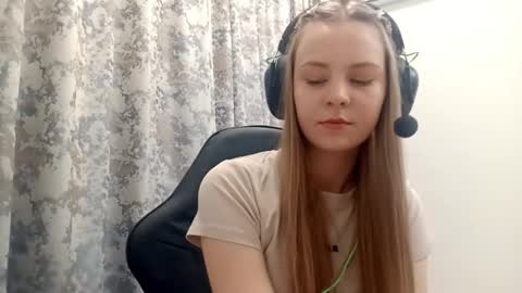 Lisa online show from 11.27.25