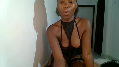 Snapshot of shi_assy chatting on 10.25.25 shi assy online show from 10.25.25