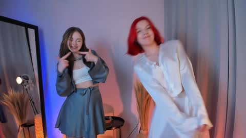 Snapshot of shiny_bell chatting on 01.21.25 Bell 3 Next broadcast  online show from 01.21.25