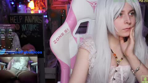 Snapshot of shirayuki_hime chatting on 12.20.24 Im Lilu Rosenblum Guys I have ----Ill be glad to see you there online show from 12.20.24