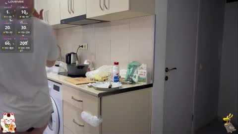 Snapshot of shirayuki_hime chatting on 10.14.25 Im Lilu Rosenblum Guys I have ----Ill be glad to see you there online show from 10.14.25