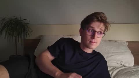 Snapshot of shirizo chatting on 11.30.25 Matthew online show from 11.30.25