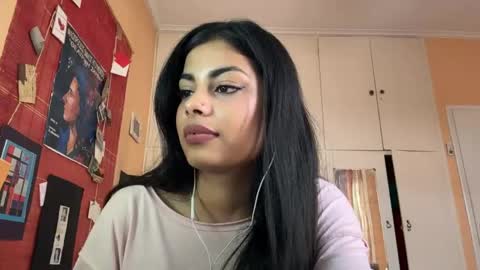 Snapshot of shirleendurrah chatting on 04.11.26 Karin online show from 04.11.26