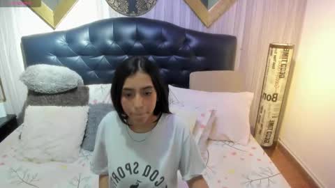 Snapshot of shirley_sweett chatting on 10.29.25 Shirley online show from 10.29.25