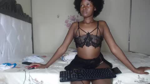 Shi-ro online show from 09.10.25