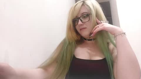 Snapshot of shondrapisani chatting on 06.23.26 shondrapisani online show from 06.23.26