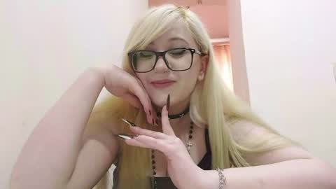 Snapshot of shondrapisani chatting on 07.05.26 shondrapisani online show from 07.05.26