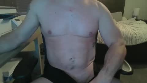 Snapshot of shorterhair99698298 chatting on 11.25.25 shorterhair99698298 online show from 11.25.25