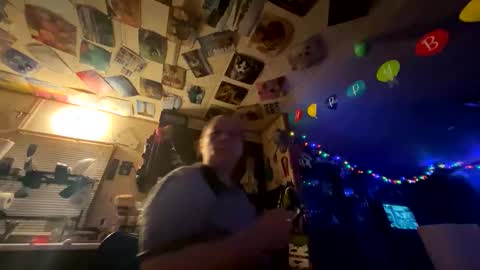 Snapshot of shorty920505 chatting on 12.14.25 shorty920505 online show from 12.14.25