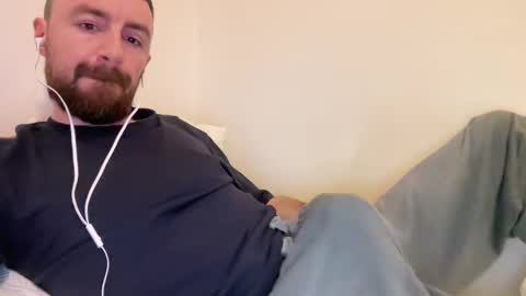Snapshot of show_jizzness chatting on 02.11.25 show_jizzness online show from 02.11.25