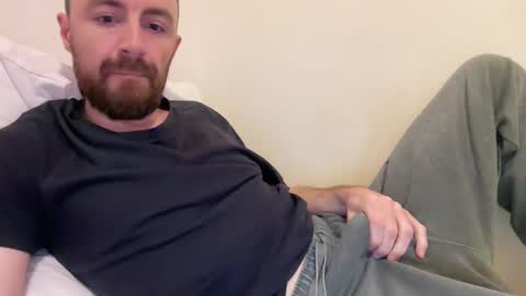 Snapshot of show_jizzness chatting on 02.14.25 show_jizzness online show from 02.14.25