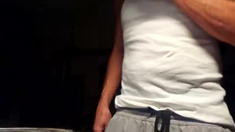 Snapshot of showingoff40 chatting on 09.18.25 Red4040 online show from 09.18.25