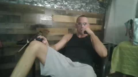 Snapshot of showingoff40 chatting on 10.06.25 Red4040 online show from 10.06.25