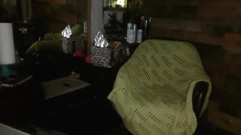 Snapshot of showingoff40 chatting on 10.23.25 Red4040 online show from 10.23.25