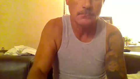 Snapshot of showingoff40 chatting on 11.09.25 Red4040 online show from 11.09.25