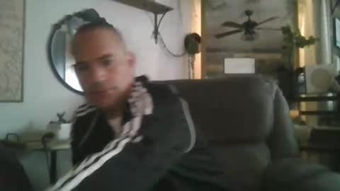 Snapshot of showingoff40 chatting on 11.15.25 Red4040 online show from 11.15.25