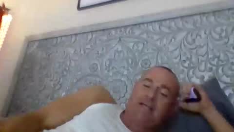 Snapshot of showingoff40 chatting on 11.17.25 Red4040 online show from 11.17.25