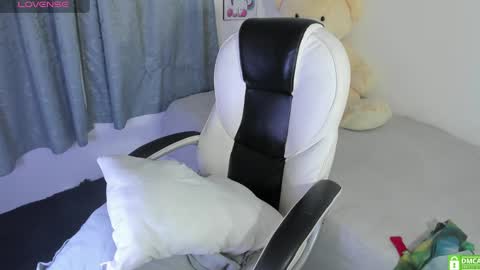 Snapshot of shy_angel4 chatting on 03.08.25 Nahomy online show from 03.08.25