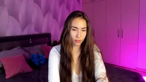 Mika online show from 10.21.25